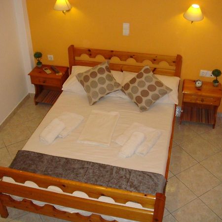 Boussetil Rooms Capanmat Tínos Buitenkant foto