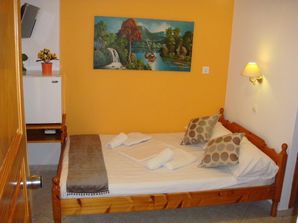 Boussetil Rooms Capanmat Tínos Buitenkant foto