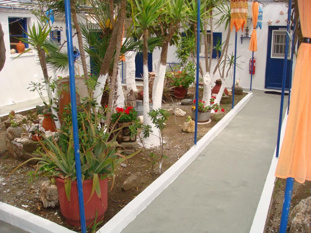 Boussetil Rooms Capanmat Tínos Buitenkant foto